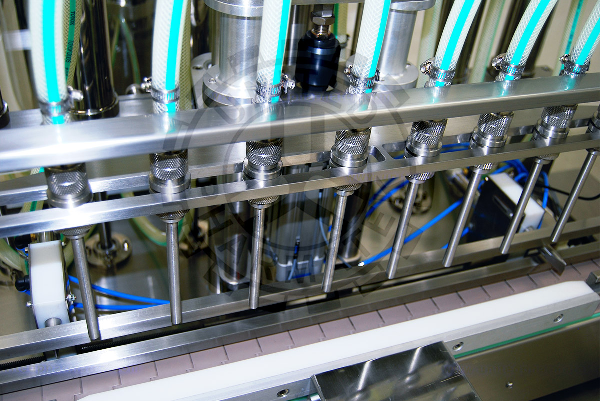 8 head liquid filling machine